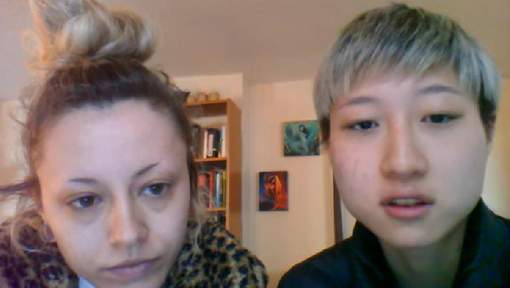 La fille de Jackie Chan "vit sous les ponts" à cause de ses "parents homophobes"