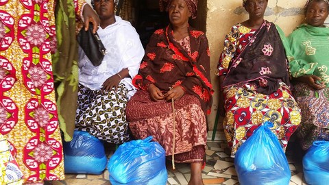 Solidarité: L’Association Bagnoumaké offre des denrées alimentaires aux veuves pour le mois de Ramadan