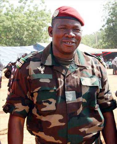 Inculpés « d’atteinte à la sureté intérieure de l’état, emploi illégal d’arme de guerre et complicité » lors des évènements du 30 avril 2012 : Le Colonel Abidine Guindo et trois officiers bérets rouges bientôt sous les verrous pour compléments d’information