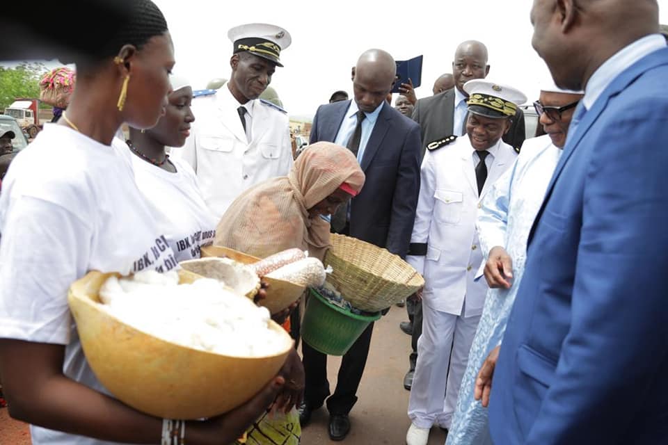 Clôture de la campagne cotonnière 2017-2018 : Le président IBK vante la qualité du coton malien à Kita