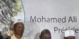 Le candidat indépendant, Mohamed Ali Bathly après le dépôt de sa candidature