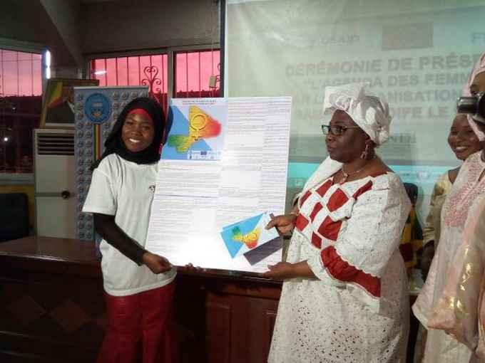 Scrutin présidentiel du 29 juillet 2018 : Les femmes du Mali remettent leur agenda au ministre de la Promotion de la femme