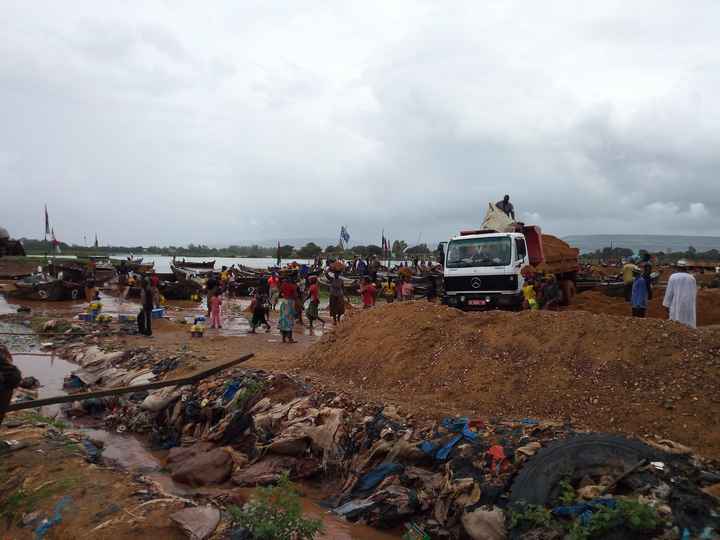 Travaux routiers et défis d’occupation de l’espace a Kalabancoro : Les exploitants de sable et les chauffeurs se plaignent du gouvernement