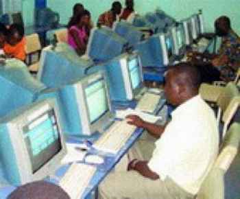 Bamako : Les derniers cybercafés tentent de survivre