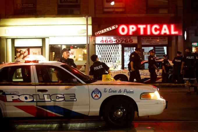 Fusillade à Toronto: deux morts, dont le tireur, et 13 blessés