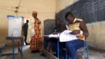 Les 23 000 bureaux de vote répartis dans l’ensemble du pays ont ouvert à 8 heures (heure de Bamako) pour fermer à 18 heures.