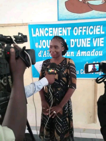 Journal d’une vie brisée » désormais en librairie : Aichatoun Touré, jeune auteure de 23 ans lance officiellement son premier livre
