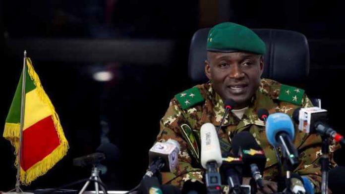 Le ministre de la Securite interieure Salif Traore Le ministre de la Sécurité intérieure Salif Traoré, lors de la conférence de presse à Bamako, le 13 août 2018. © REUTERS/Luc Gnago