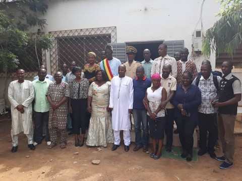 Atelier de production, par les hommes et les femmes de medias : Pour une bonne maitrise de la GIRE sur les changements climatiques, l’orpaillage et l’installation des dragues sur d’eau et ses affluents du fleuve Niger.