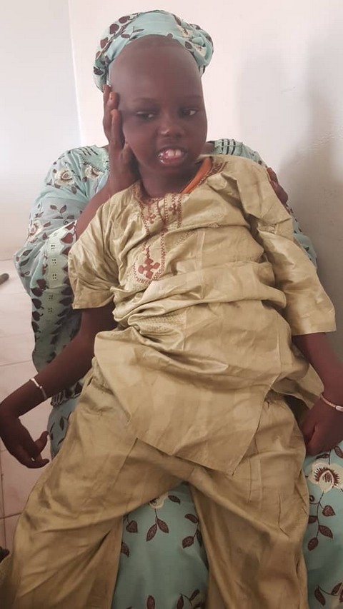 Atteint d’une immobilité de son  corps : L’enfant Mamadou Diallo à la recherche d’aide pour faire face à son traitement