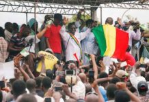 Soumaïla Cissé (au centre) a rassemblé ses partisans pour contester la réélection du président sortant