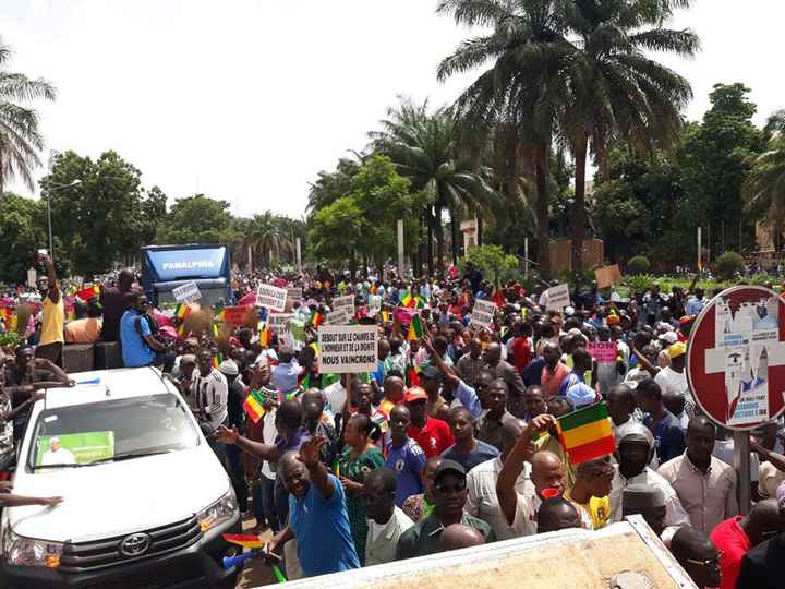 Grande marche de contestation  au Mali  et au sein de la diaspora : IBK entre  légitimité et  légalité