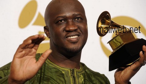 Figure incontournable du monde de la kora : Mamadou Diabaté dit «Djélikèdjan» offre un nouveau Grammy Awards au Mali