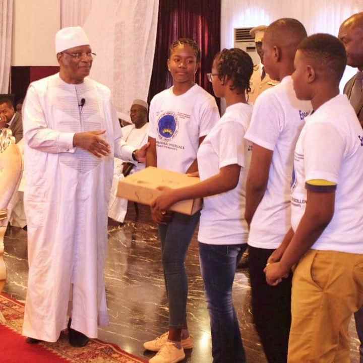 15ème édition de la  Journée du '' Bon élève '' : Le chef de l’Etat invite les apprenants à prendre pour modèles leurs maîtres formateurs et leurs lointains devanciers instruits