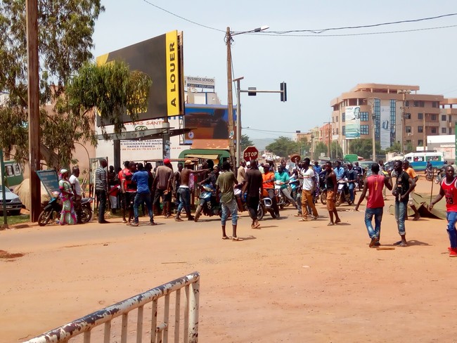Incident à Kalabancoro lundi dernier : Un policier cause la blessure d’un apprenti Sotrama