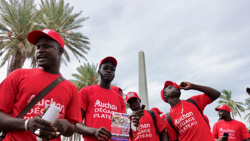 Sénégal: manifestation pour demander la fermeture des enseignes Auchan