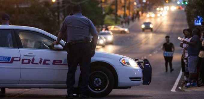 Etats-Unis: un policier tue un agent de sécurité noir