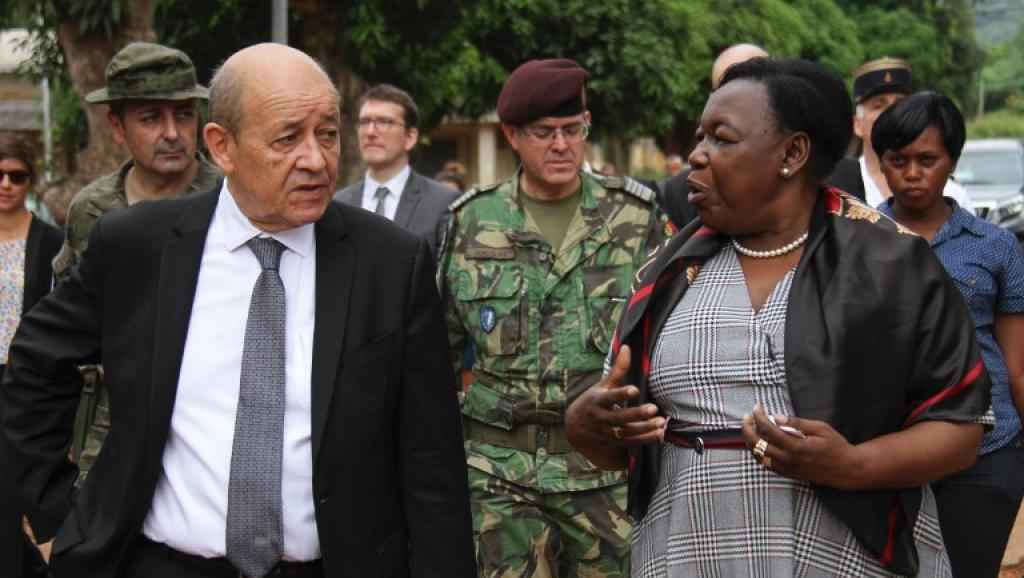 Jean-Yves Le Drian débloque des fonds et annonce une livraison d'armes à la RCA