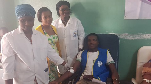 Sang donné, vie sauvé : le Lions Club Bamako Benkan offre 20 poches de sang à l’hôpital Luxembourg