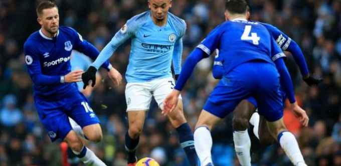 Vainqueur d'Everton (3-1), Manchester City reprend la tête de la Premier League