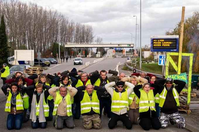 « Gilets jaunes » : un sixième mort depuis le début de la mobilisation