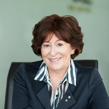 La Secrétaire générale de la Conférence intergouvernementale sur la migration Louise Arbour face à la presse hier à Marrakech : - «Le Pacte mondial pour des migrations sera signé ce lundi par plus de 150 Etats. Ce n’est pas un document contraignant»