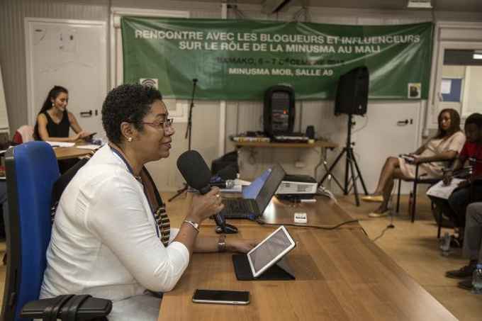 Une vingtaine de blogueurs du Mali échangent avec la MINUSMA sur son rôle au Mali