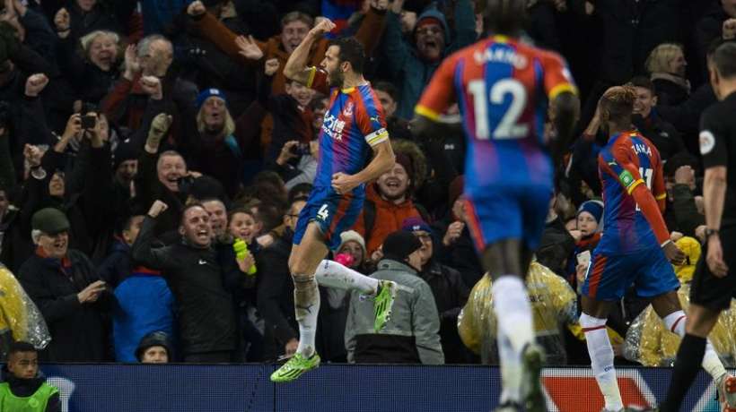 Premier League : Manchester City chute face à Crystal Palace et laisse filer Liverpool, Chelsea surpris par Leicester