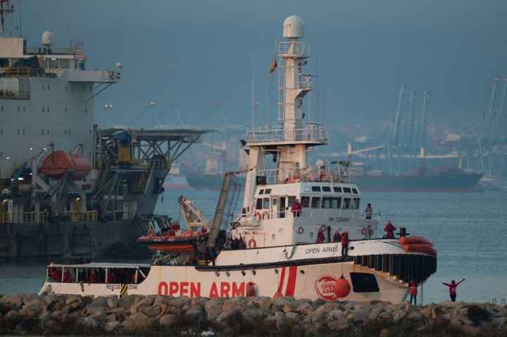 Plus de 300 migrants secourus par une ONG arrivent en Espagne
