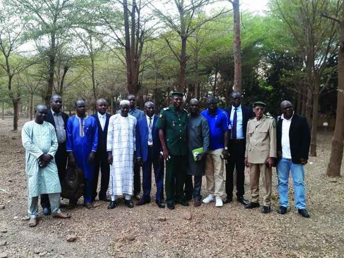 L’Amicale de la Promotion Feu Maitre Tiémoko Diatigui Diarra visite le bosquet de la Cour d’Appel de Bamako