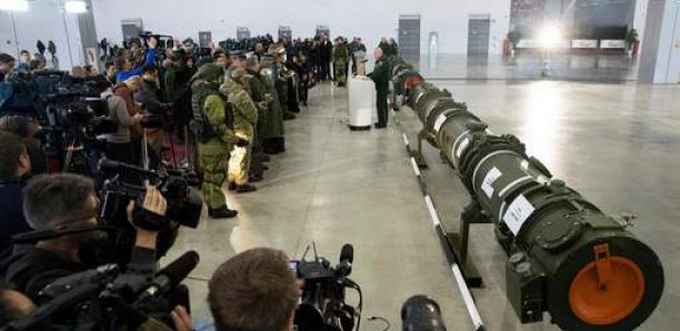 La Russie présente son missile controversé et assure jouer la "transparence"