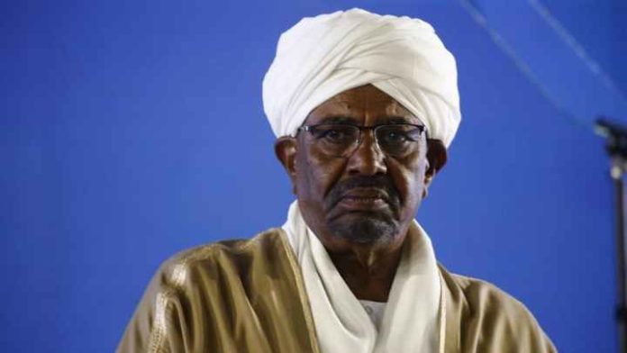 Omar el-Bechir Le président soudanais Omar el-Béchir donne un discours pour le 63e anniversaire de l'indépendance de son pays