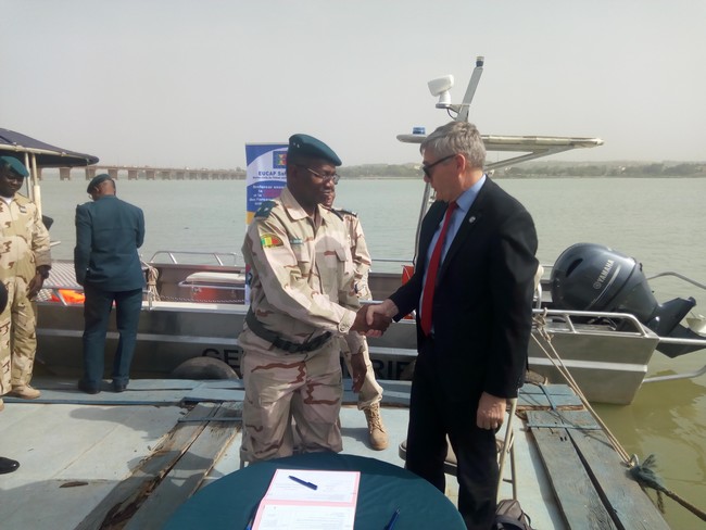 Gendarmerie Nationale :  La Brigade Fluviale de Bamako doté d’un nouveau Bateau Littoral grâce à EUCAP Sahel Mali