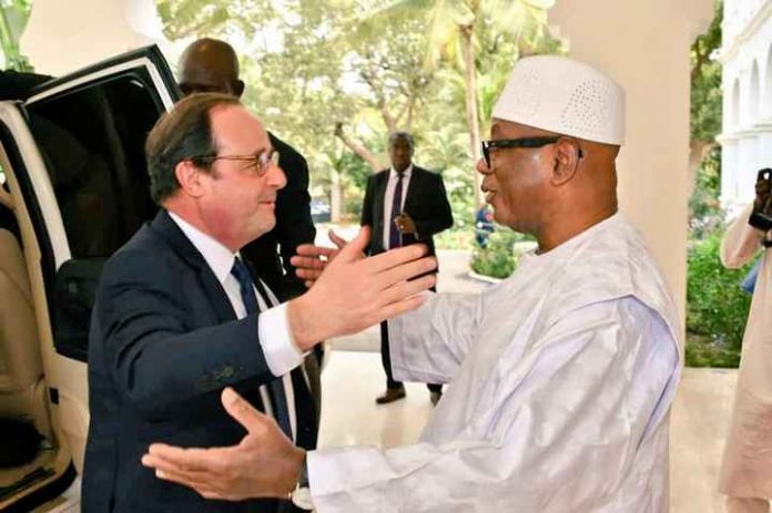 L’ancien Président français, François Hollande en visite privée au Mali