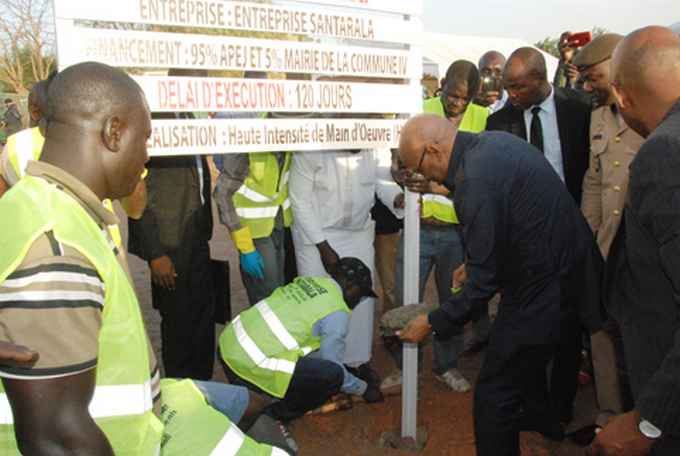 Commune IV du District de Bamako : Le premier ministre lance les travaux d’aménagement de la rue Ali Farka Touré