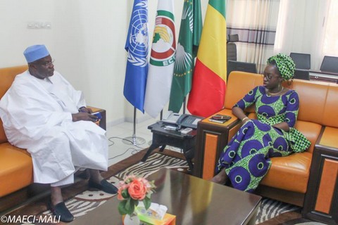 Trois nouveaux ambassadeurs du Mali reçu par la Ministre des Affaires Étrangères et de la Coopération internationale