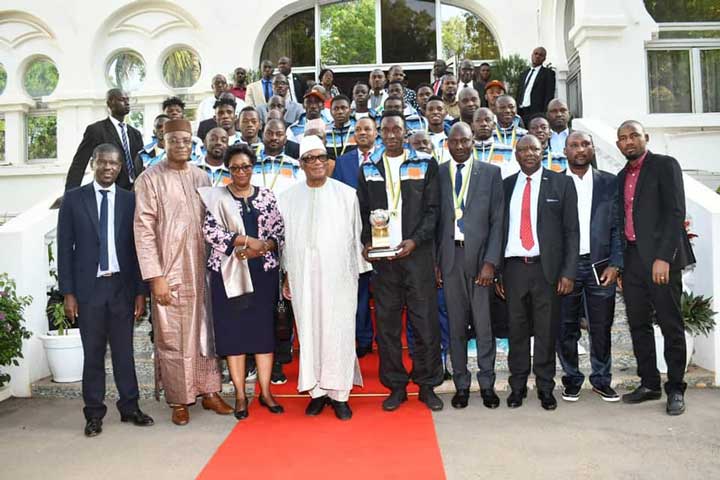 IBK en recevant les champions d’Afrique U20 de football à Koulouba : "La patrie reconnaissante saura vous récompenser, nous avons dégagé un budget pour cela et chacun aura son dû"