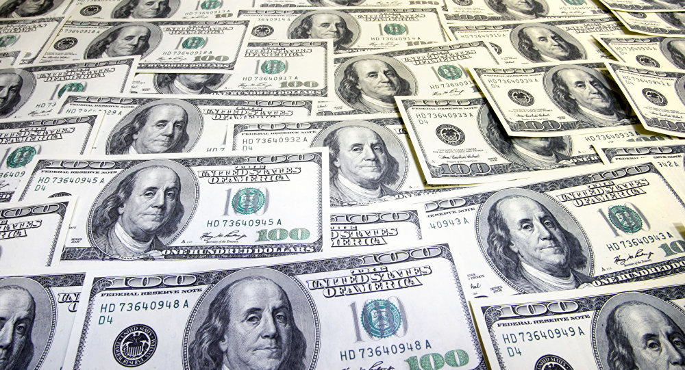 Un échange inattendu: il retourne un demi-million de dollars et demande cette compensation