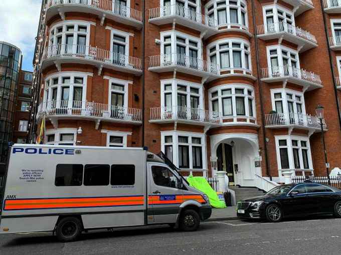Julian Assange, le fondateur de WikiLeaks, a été arrêté par la police britannique