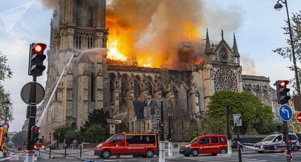 Pourquoi les employés de Notre-Dame ont perdu 23 minutes avant d’appeler les pompiers?