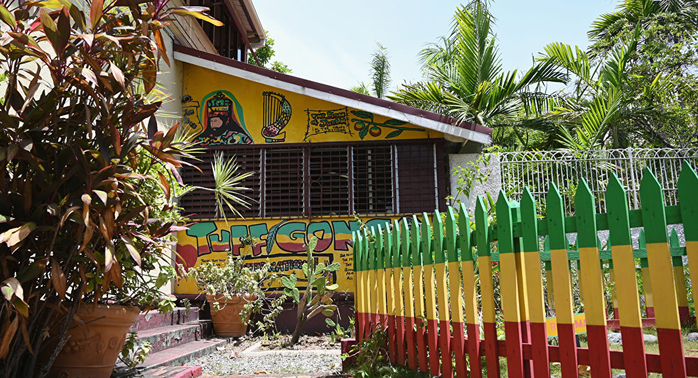 Tiken Jah Fakoly, la star ivoirienne du reggae, ouvre «l’ambassade rastafari» à Abidjan