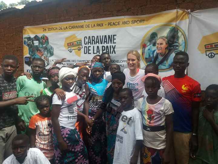Caravane de la paix à Tola