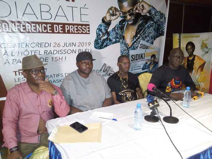 Sidiki Diabaté en concert live au stade du 26 mars le lendemain de la tabaski: Pour « la paix et la réconciliation » au Mali