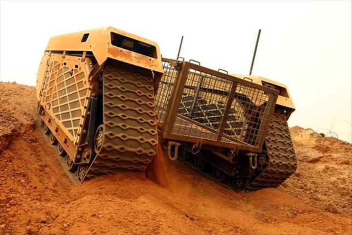 Le Titan et le Themis déployés au Mali avec les soldats estoniens de Barkhane