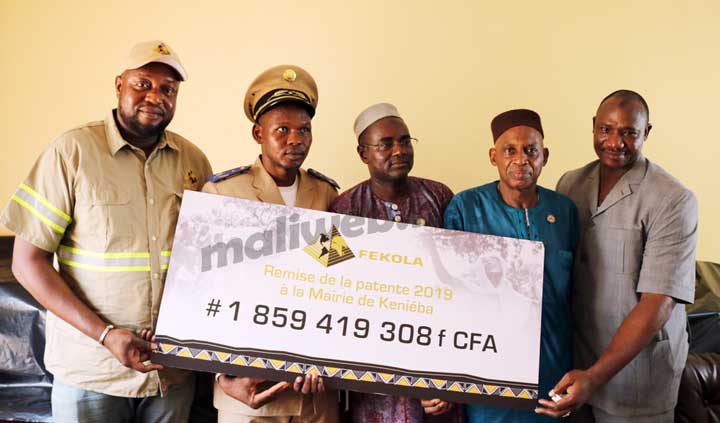 Remise de la patente 2019 par B2GOLD : Près de 2 milliards F CFA remis à la Commune de Kéniéba