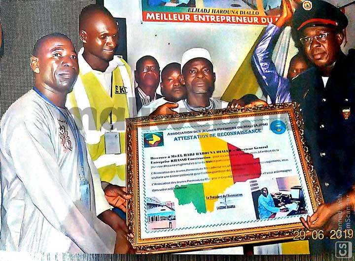 Trophée de " meilleur entrepreneur au Mali " :  El hadj Harouna Diallo, PDG de Khasso Construction, distingué par l'AJPM