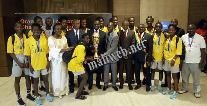 Après leurs performances aux différentes compétitions internationales : Les champions et championnes du basketball  célébrés par Orange-Mali