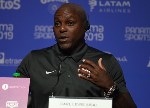Légende de l’athlétisme, Carl Lewis s’attaque à Trump