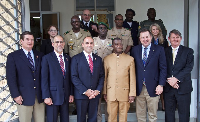Communiqué : Ambassade des Etats-Unis au Mali : Des Membres du Congrès Américain en Visite à Bamako soulignent  l’Importance de la Stabilité au Mali et dans le Sahel