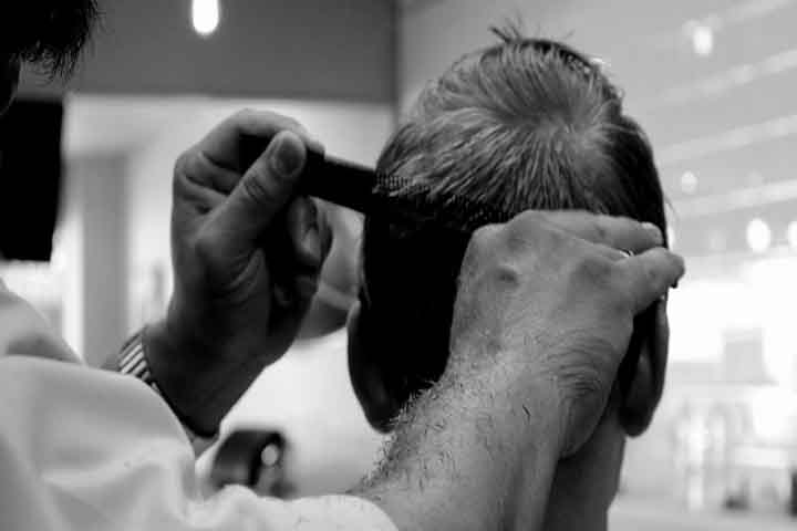Sa coupe de cheveux ne lui plaît pas, il tabasse son coiffeur dans les Yvelines